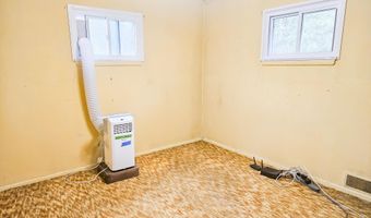 2 Jeffrey Ln, Albany, NY 12211