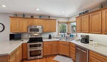 1530 Ashwood Dr, Altoona, IA 50009