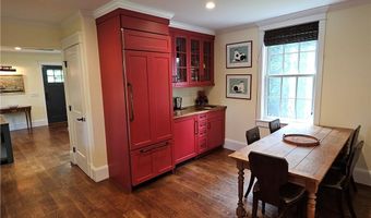 209 Coggeshall Ave, Newport, RI 02840
