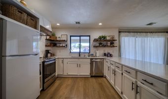 808 Park Crest Dr, Bullhead City, AZ 86429