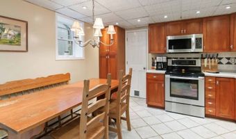 5 Fanwood Ct, West Milford, NJ 07421