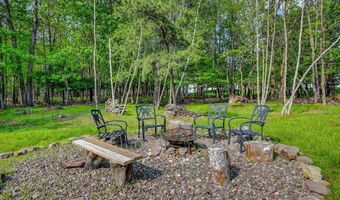 227 Valley View Dr, Albrightsville, PA 18210