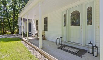 352 Log Cabin Rd, Arundel, ME 04046