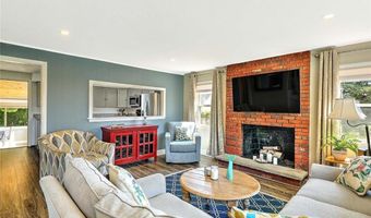 56 King Philip Rd, Narragansett, RI 02882