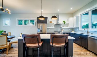 157 Meadow Breeze Rd, Arden, NC 28704