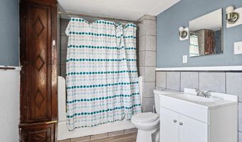 62 Center St, Amsterdam, NY 12010