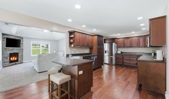 3335 Kellygreen Dr, Angola, IN 46703