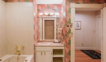 124 Elm St, Bennington, VT 05201