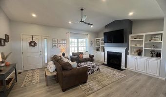 6227 E Sarver Ln, Argenta, IL 62501