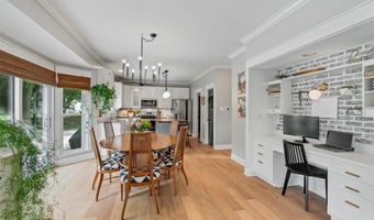 1716 Timber Ridge Estates Dr, Ballwin, MO 63011