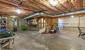 5 Lowndes St, Newport, RI 02840