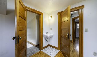 126 Nursery St, Ashland, OR 97520