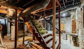 708 N 5th St, Atchison, KS 66002