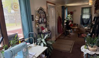 907 S Main St, Bicknell, IN 47512