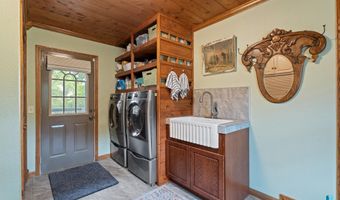 301 Lee Dr, Alcester, SD 57001
