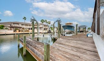 702 S BAY St, Aransas Pass, TX 78336