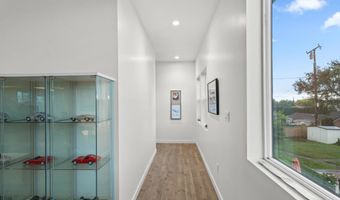 1818 New York Dr, Altadena, CA 91001