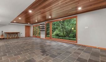 6921 AYR Ln, Bethesda, MD 20817