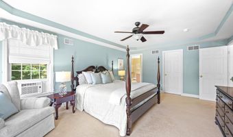 4 Monticello Dr, Amherst, NH 03031