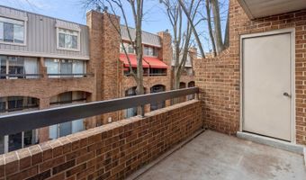 642 15TH St S 2, Arlington, VA 22202