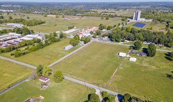 1402 E Church St, Aurora, MO 65605