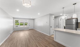 47 Kingsland Ct 6A, Charlestown, RI 02813