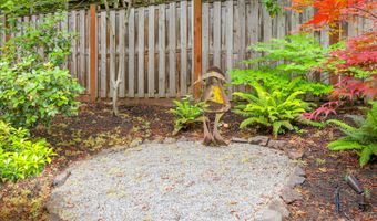 611 Forest St, Ashland, OR 97520