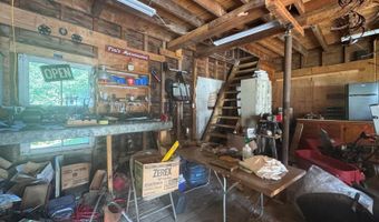 121 Main Rd, Abbot, ME 04406