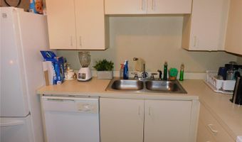 345 LAKEPOINTE Dr 204, Altamonte Springs, FL 32701