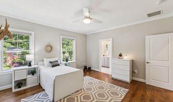 2354 N QUEBEC St, Arlington, VA 22207