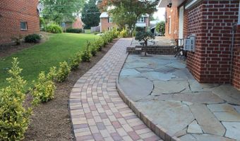 7703 NEWCASTLE Dr, Annandale, VA 22003