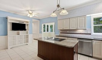 477 Redwood Forest Dr, Ballwin, MO 63021