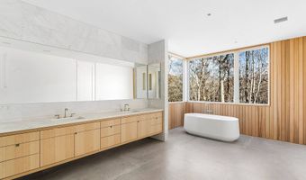 16 Arbor Path, Amagansett, NY 11930