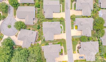 8 Creekside Way, Asheville, NC 28804