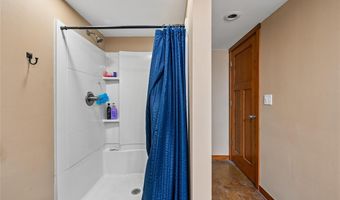 612 Deer Ridge Dr, Atkins, IA 52206