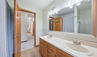 7833 Garman Rd, Auburn, IN 46706