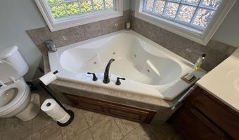1025 Nickolas St, Aurora, MO 65605