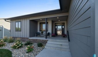 1012 S Nicholas Ave, Brandon, SD 57005