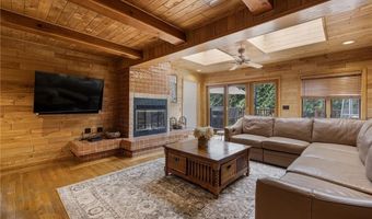 788 Namquid Dr, Warwick, RI 02888