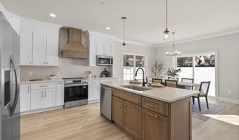 16203 PENNSBURY Dr, Bowie, MD 20716