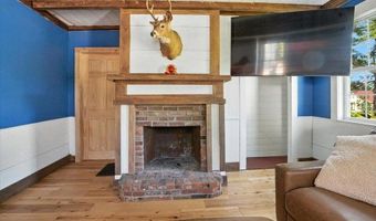 817 Riverside Dr, Augusta, ME 04330