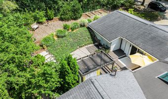 1402 Bardstown Trl, Ann Arbor, MI 48105