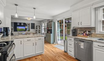 15 Blueberry Ln, Burlington, CT 06013