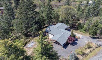 210 Space View Dr, Grants Pass, OR 97526