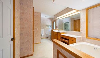 10 Fyne Ln, Bella Vista, AR 72715