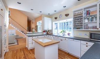 37 Woodruff Ln, Cornwall, CT 06796