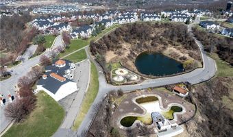 302 Pointe View Dr, Adams Twp., PA 16046