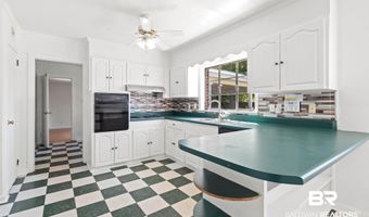 402 E Poplar St, Atmore, AL 36502