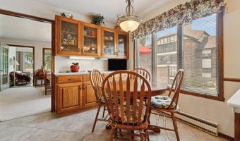 2213 SUNRISE Dr, Appleton, WI 54914