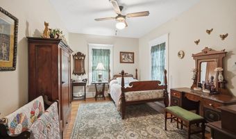 108 W Main St, Amherst, OH 44001